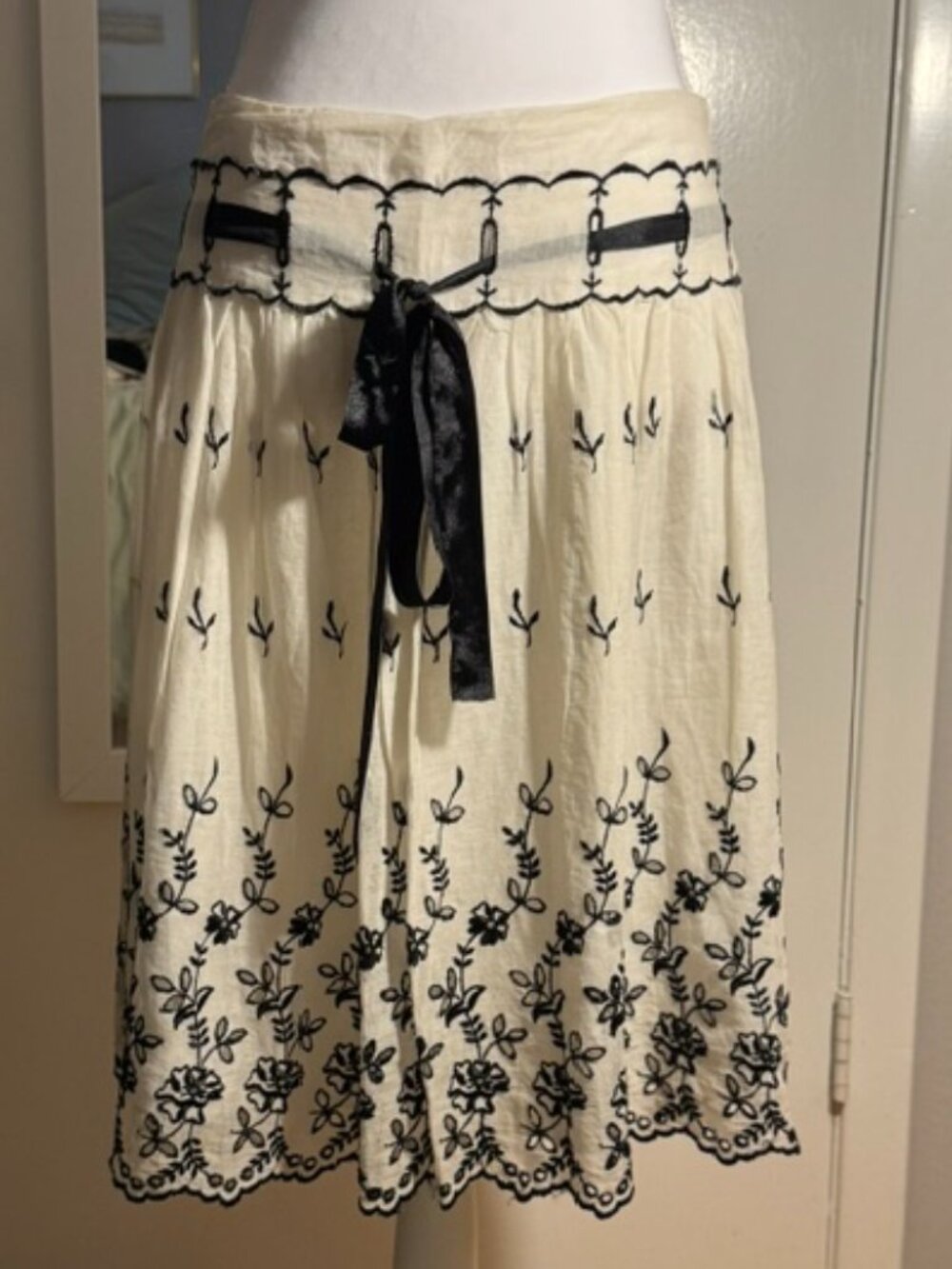 Persaman New York Y2K Cotton Embroidered Floral A-Line Skirt Size 8
